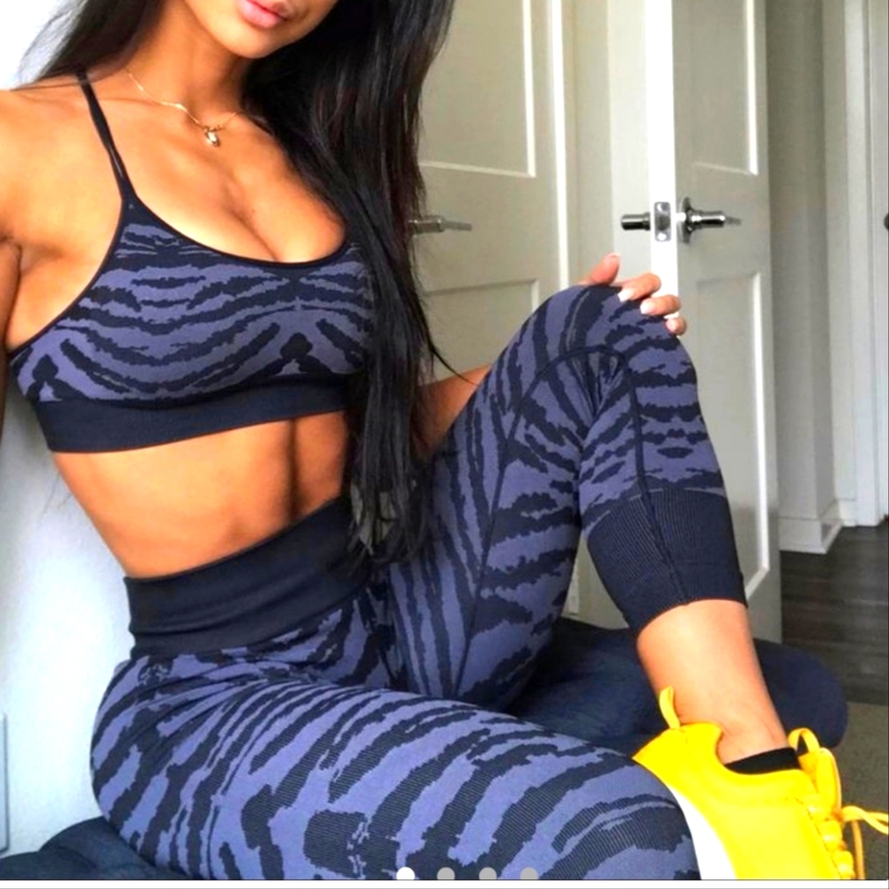 Bombshell sportswear tiger leggings
